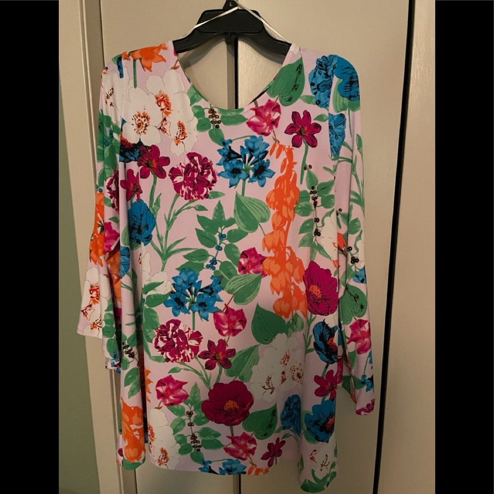 Ladies Beautiful top.